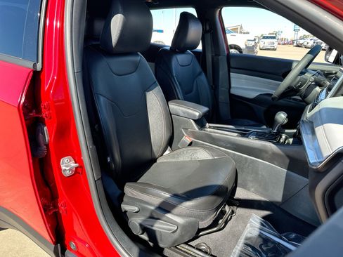 Used 2023 Jeep Compass Limited image 23