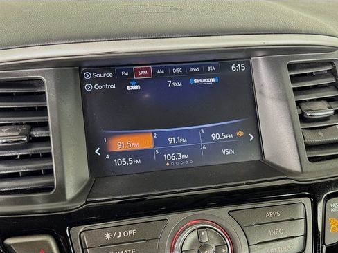 Used 2020 Nissan Pathfinder SV image 15