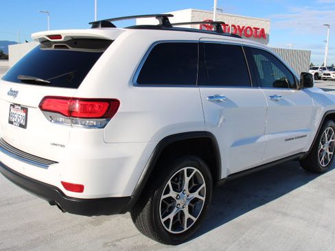Used 2020 Jeep Grand Cherokee Limited image 3