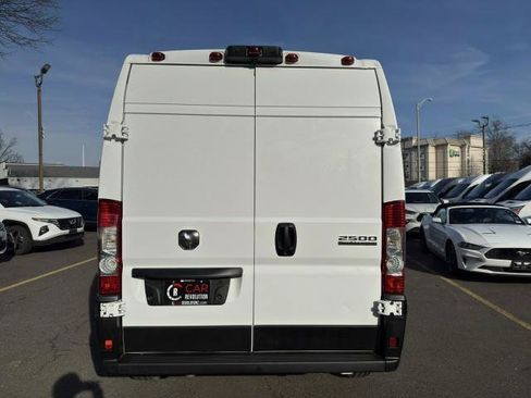 Used 2025 RAM ProMaster 2500 w/ Convenience Group FWD image 6