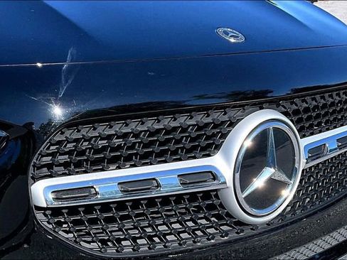 Certified 2022 Mercedes-Benz GLA 250 4MATIC image 36