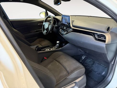 Used 2019 Toyota C-HR XLE FWD image 26