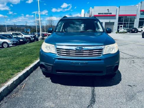 Used 2010 Subaru Forester 2.5X Premium image 2
