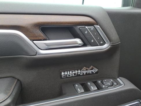 Used 2025 Chevrolet Silverado 1500 High Country image 6
