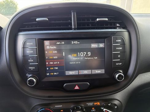 Used 2021 Kia Soul LX FWD image 23