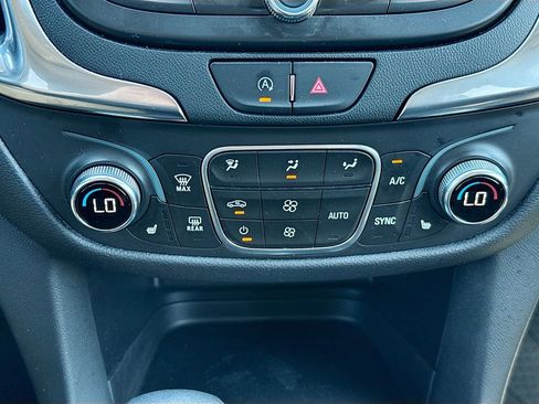 Used 2022 Chevrolet Equinox LT image 15