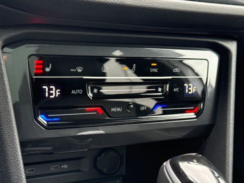 Certified 2024 Volkswagen Tiguan SE R-Line image 34