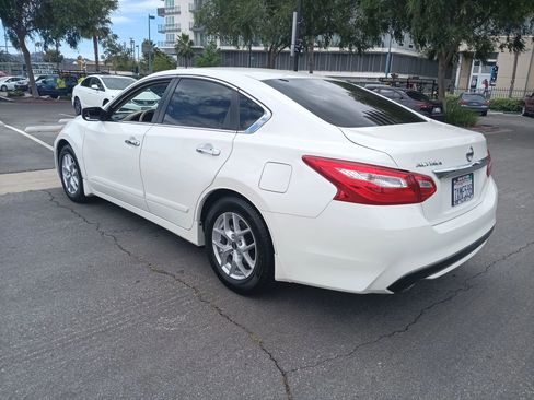 Used 2017 Nissan Altima 2.5 S w/ Power Driver Seat Package FWD image 6