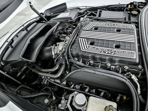Used 2016 Chevrolet Corvette Z06 w/ 3LZ Preferred Equipment Group RWD image 17