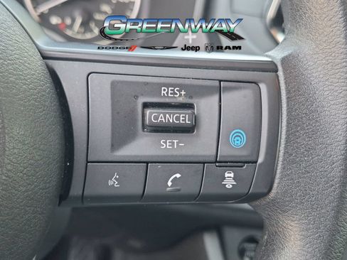Used 2024 Nissan Rogue SV AWD/4WD image 23
