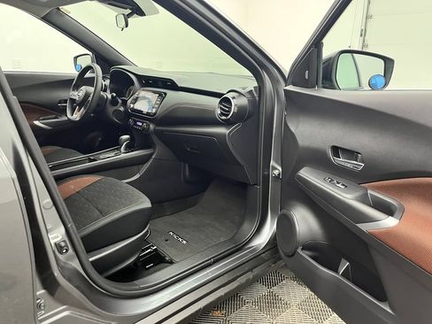 Used 2024 Nissan Kicks SR FWD image 29