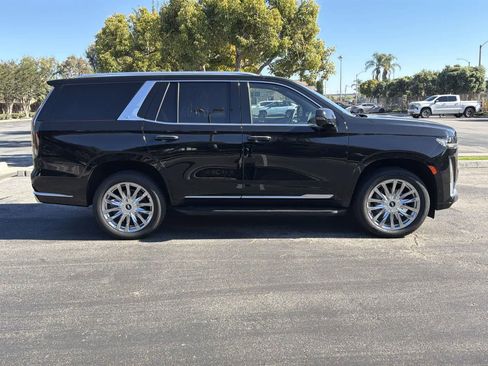 Used 2024 Cadillac Escalade Premium Luxury image 3