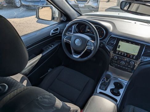 Used 2022 Jeep Grand Cherokee Laredo E w/ Security & Convenience Group AWD/4WD image 9
