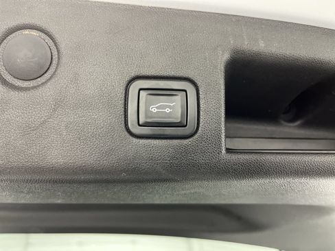 Used 2020 Chevrolet Equinox LT FWD image 30