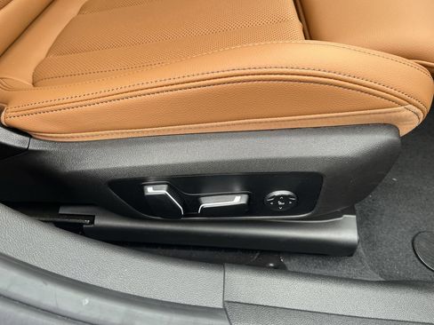 Certified 2025 BMW 330i Sedan image 37