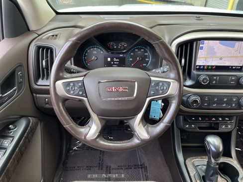 Used 2022 GMC Canyon Denali RWD image 17