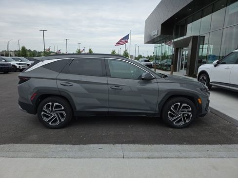 Used 2025 Hyundai Tucson Limited FWD image 4