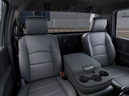 New 2025 RAM 3500 Tradesman AWD/4WD image 17