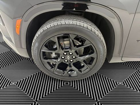 Certified 2024 Chevrolet Traverse RS w/ LPO, Floor Liner Package image 9