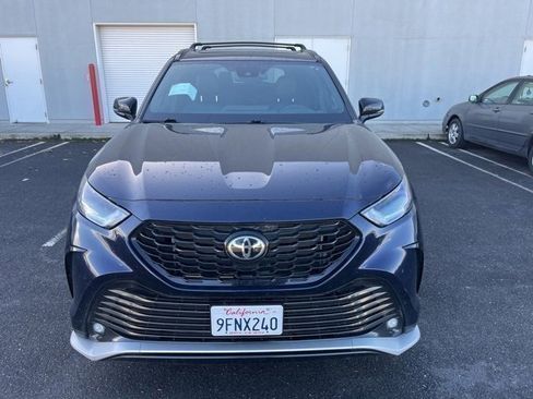 Used 2023 Toyota Highlander XSE image 2