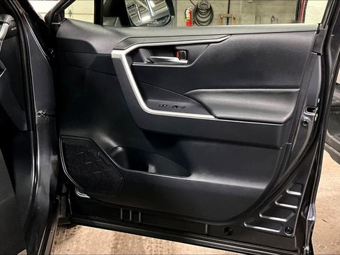 Used 2024 Toyota RAV4 SE image 21