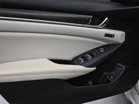Used 2019 Honda Accord Touring image 20