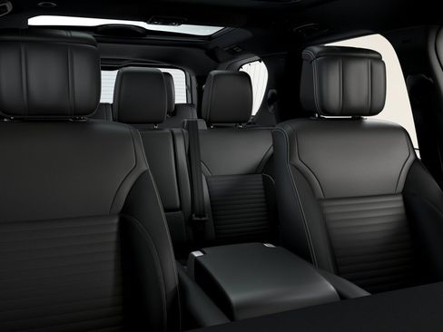 New 2026 Land Rover Discovery Limited Edition AWD/4WD image 5