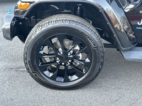 Certified 2022 Jeep Wrangler Unlimited Sahara w/ Cold Weather Group image 15