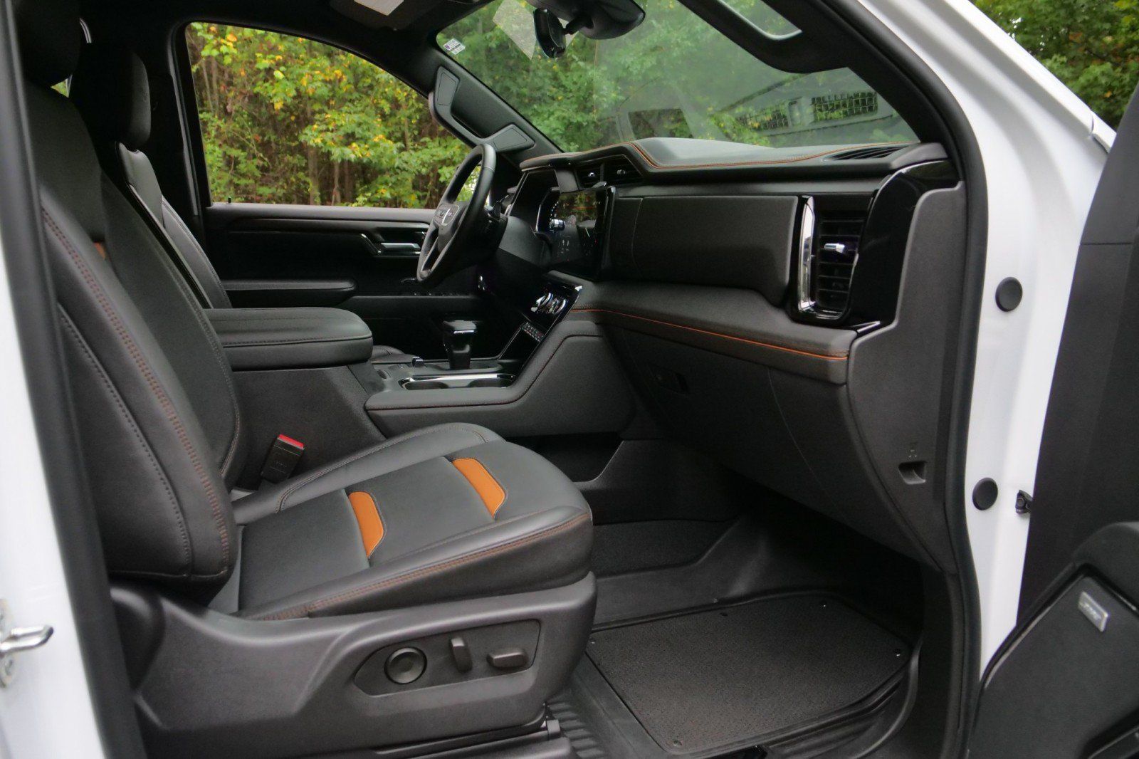 Used 2024 GMC Sierra 1500 AT4 w/ Technology Package AWD/4WD image 49