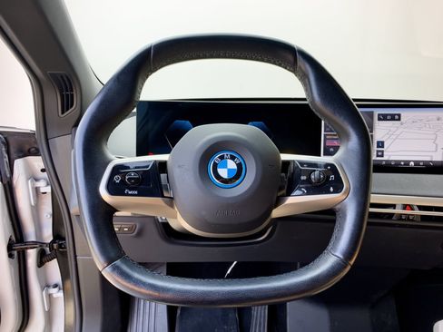 Used 2024 BMW iX xDrive50 w/ Premium Package AWD/4WD image 10