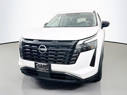 New 2026 Nissan Pathfinder S image 3