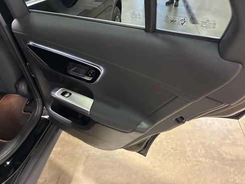 Used 2025 Mercedes-Benz GLC 300 4MATIC image 21