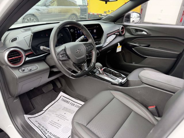 Certified 2024 Chevrolet Trax RS w/ Sunroof Package FWD image 13