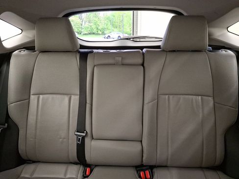 Certified 2022 Toyota Venza LE AWD/4WD image 19