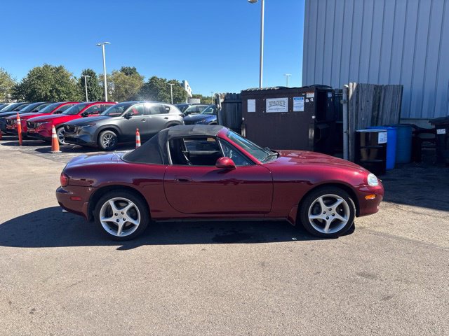 Used 2003 MAZDA MX-5 Miata RWD image 8