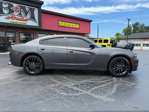 Used 2019 Dodge Charger SXT w/ Blacktop Package AWD/4WD image 8