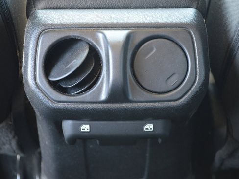 Used 2022 Jeep Gladiator Sport image 33