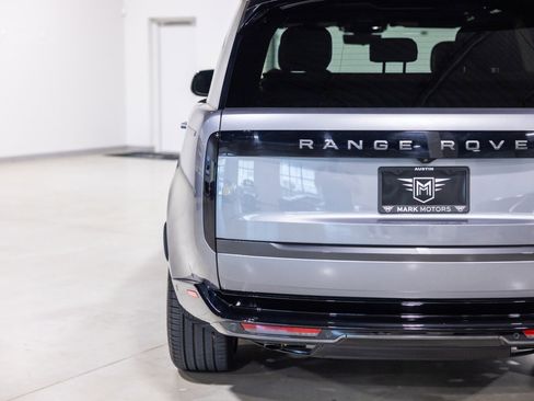 Used 2025 Land Rover Range Rover SE AWD/4WD image 14