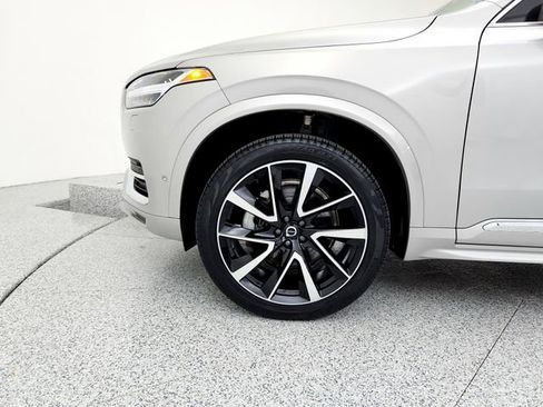 Used 2024 Volvo XC90 B5 Plus AWD/4WD image 33