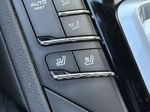 Used 2015 Porsche Cayenne S AWD/4WD image 28