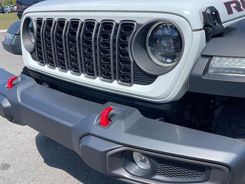 Used 2025 Jeep Wrangler Unlimited Rubicon AWD/4WD image 11