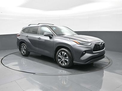 Used 2024 Toyota Highlander XLE