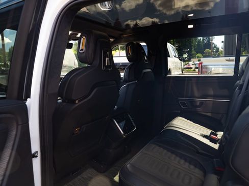 Used 2024 Rivian R1S Adventure AWD/4WD image 21