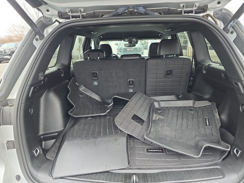 Used 2024 Jeep Grand Cherokee Altitude image 5