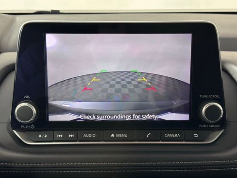 Used 2025 Nissan Rogue S image 36