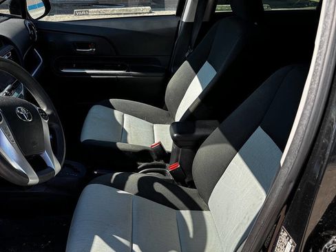 Used 2016 Toyota Prius C Two image 30