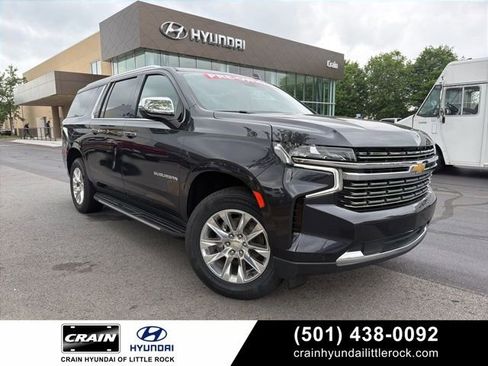 Used 2023 Chevrolet Suburban Premier RWD image 1