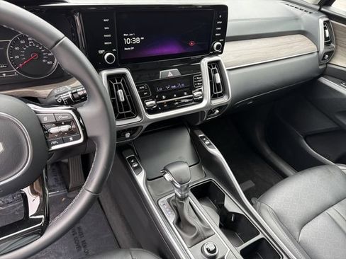 Used 2023 Kia Sorento EX w/ Panoramic Sunroof Package FWD image 28