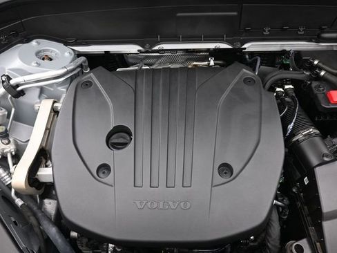 Used 2024 Volvo XC90 B5 Plus w/ Protection Package Premier image 36