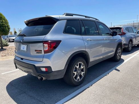 Used 2023 Honda Passport TrailSport image 3